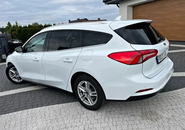 FORD Focus 1.5 EcoBlue Start-Stopp-System TITANIUM DESIGN