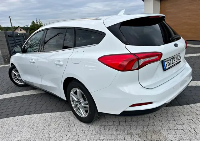 FORD Focus 1.5 EcoBlue Start-Stopp-System TITANIUM DESIGN