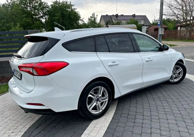 FORD Focus 1.5 EcoBlue Start-Stopp-System TITANIUM DESIGN