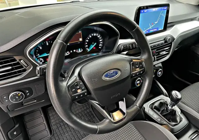 FORD Focus 1.5 EcoBlue Start-Stopp-System TITANIUM DESIGN