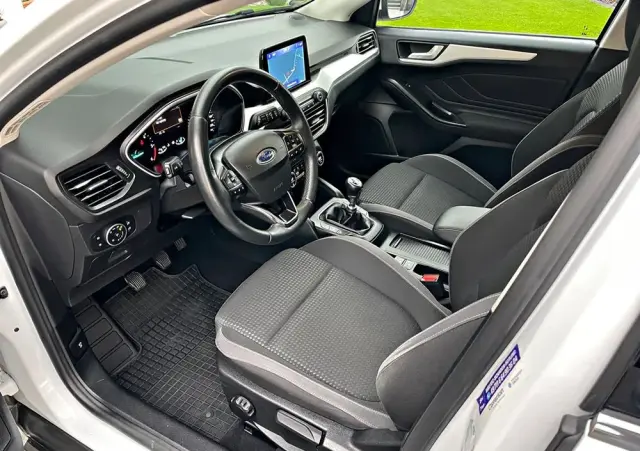 FORD Focus 1.5 EcoBlue Start-Stopp-System TITANIUM DESIGN