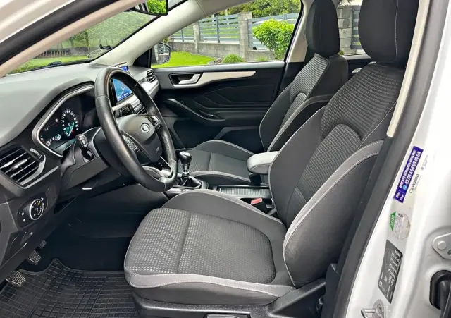 FORD Focus 1.5 EcoBlue Start-Stopp-System TITANIUM DESIGN