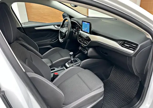 FORD Focus 1.5 EcoBlue Start-Stopp-System TITANIUM DESIGN