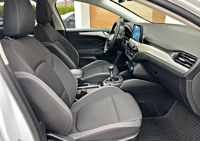 FORD Focus 1.5 EcoBlue Start-Stopp-System TITANIUM DESIGN