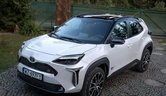 TOYOTA Yaris 1.5 (110 KM) Ethanol CVT