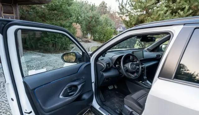 TOYOTA Yaris 1.5 (110 KM) Ethanol CVT