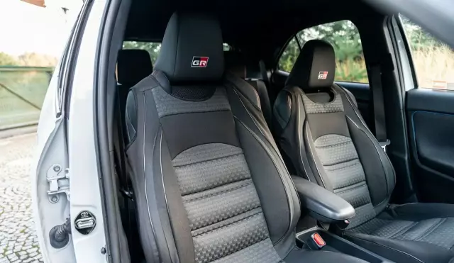 TOYOTA Yaris 1.5 (110 KM) Ethanol CVT