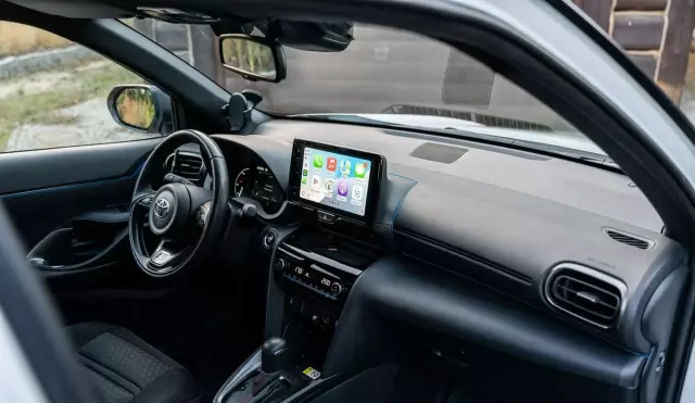 TOYOTA Yaris 1.5 (110 KM) Ethanol CVT