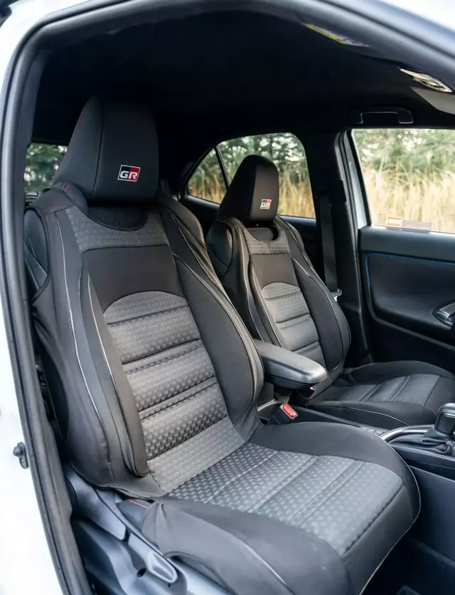 TOYOTA Yaris 1.5 (110 KM) Ethanol CVT