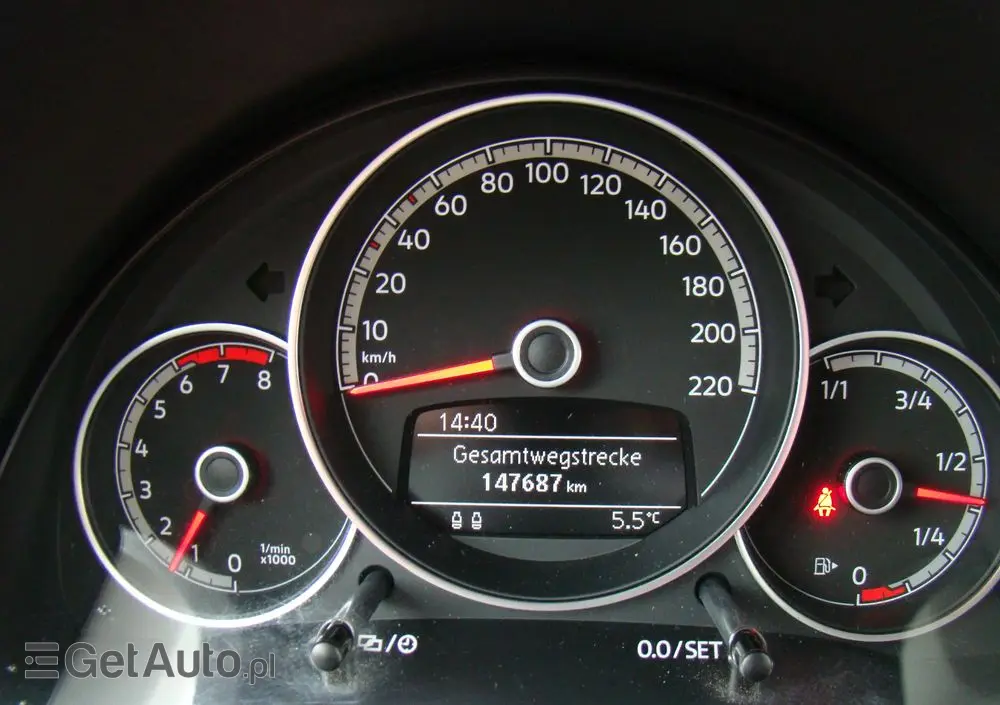 VOLKSWAGEN Up! 