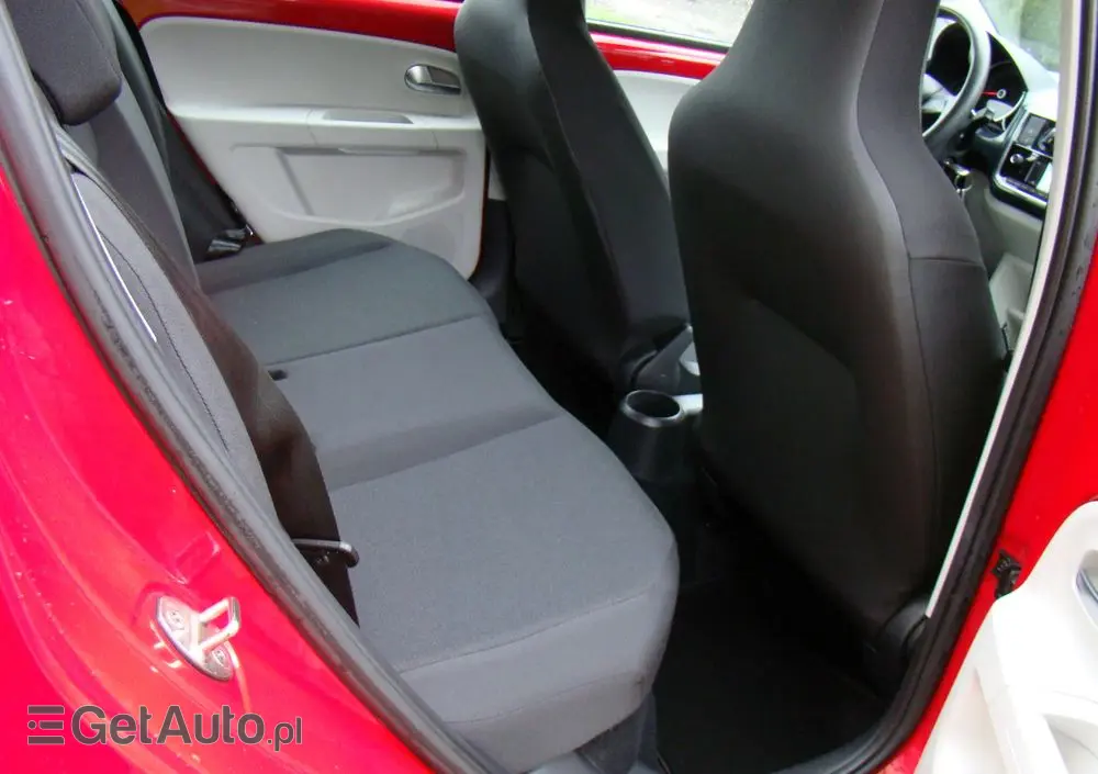 VOLKSWAGEN Up! 