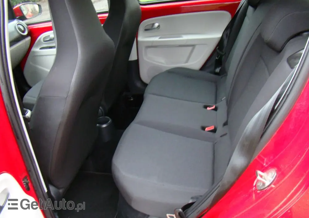 VOLKSWAGEN Up! 
