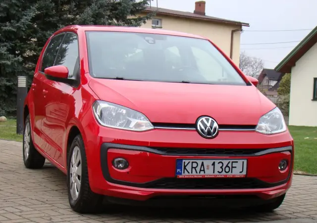 VOLKSWAGEN Up! 