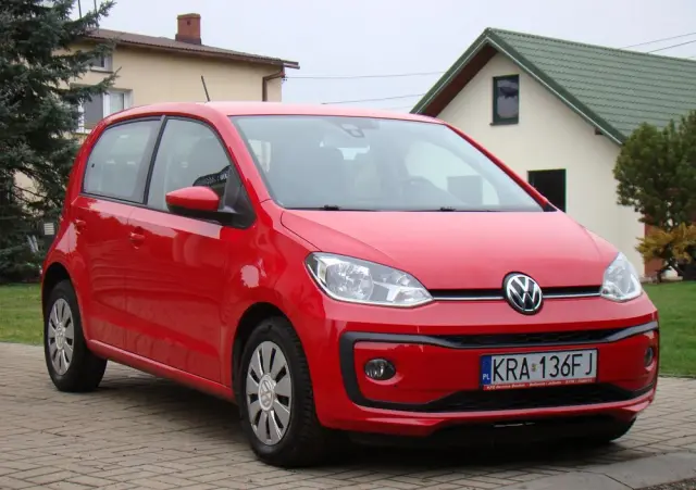 VOLKSWAGEN Up! 