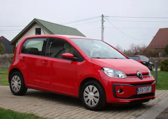 VOLKSWAGEN Up! 