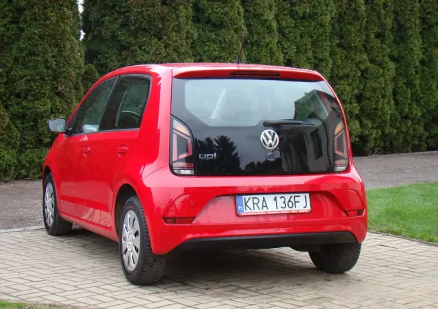 VOLKSWAGEN Up! 
