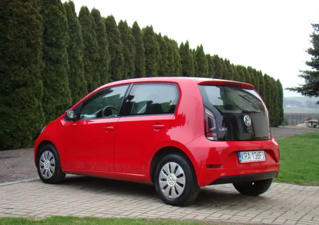 VOLKSWAGEN Up! 