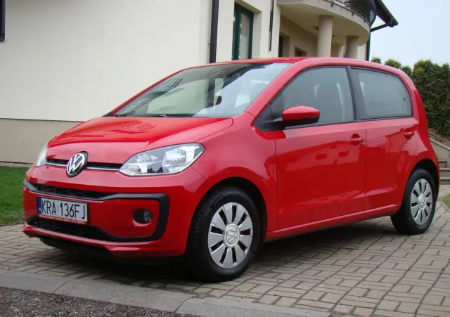 VOLKSWAGEN Up! 