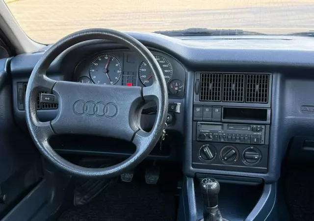 AUDI 80 