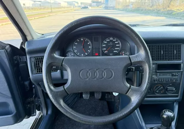 AUDI 80 