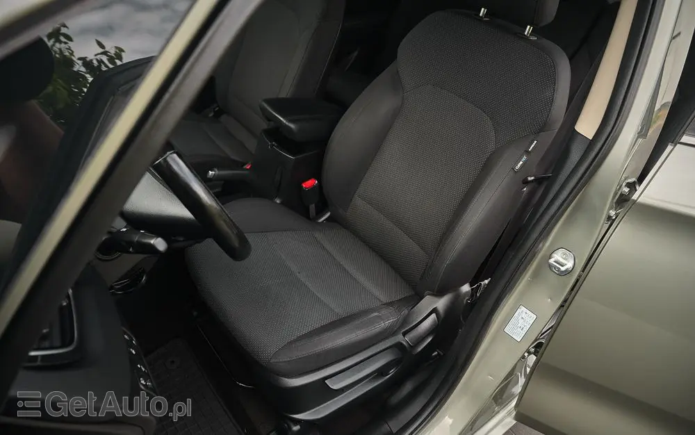 KIA Carens 1.6 GDI Attract