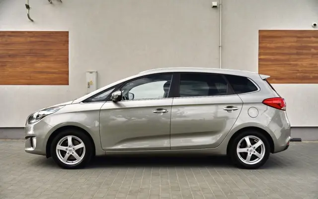 KIA Carens 1.6 GDI Attract