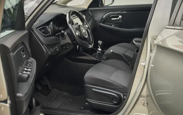 KIA Carens 1.6 GDI Attract