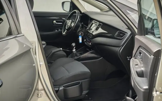 KIA Carens 1.6 GDI Attract