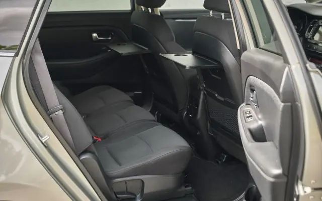 KIA Carens 1.6 GDI Attract
