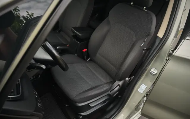 KIA Carens 1.6 GDI Attract