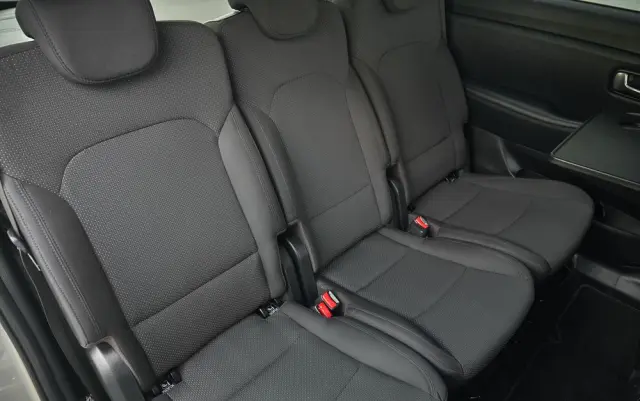 KIA Carens 1.6 GDI Attract