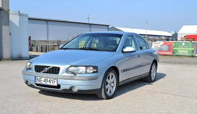 VOLVO S60 