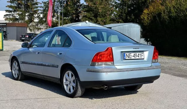 VOLVO S60 