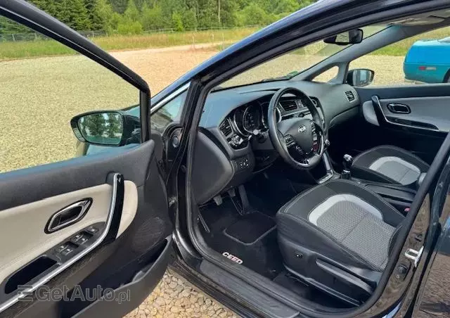 KIA Ceed 1.6 CRDi 128 ISG SW Platinum Edition