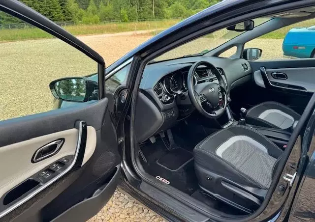 KIA Ceed 1.6 CRDi 128 ISG SW Platinum Edition