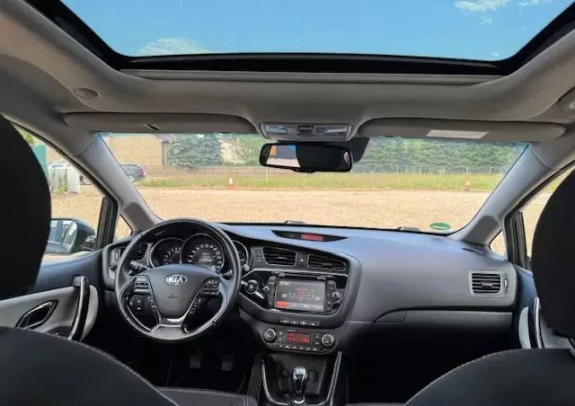 KIA Ceed 1.6 CRDi 128 ISG SW Platinum Edition