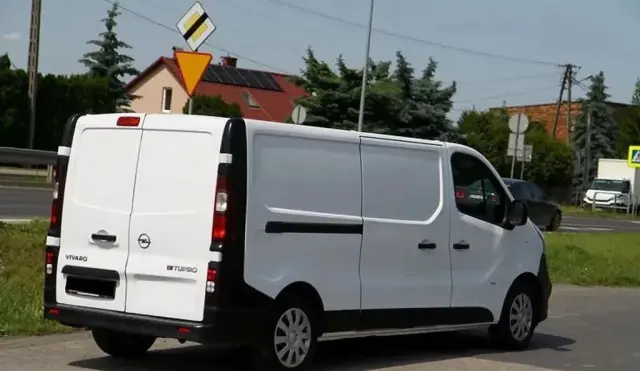 OPEL Vivaro 