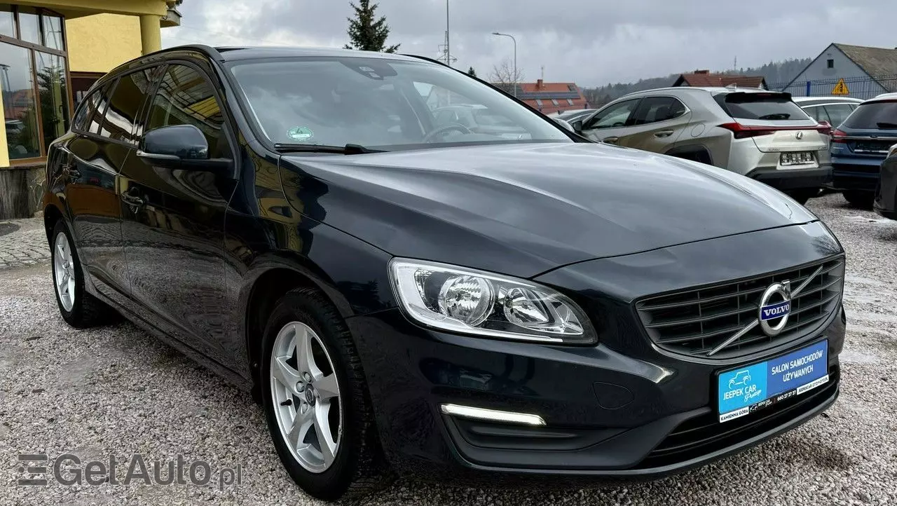 VOLVO V60 D2 Drive-E Momentum