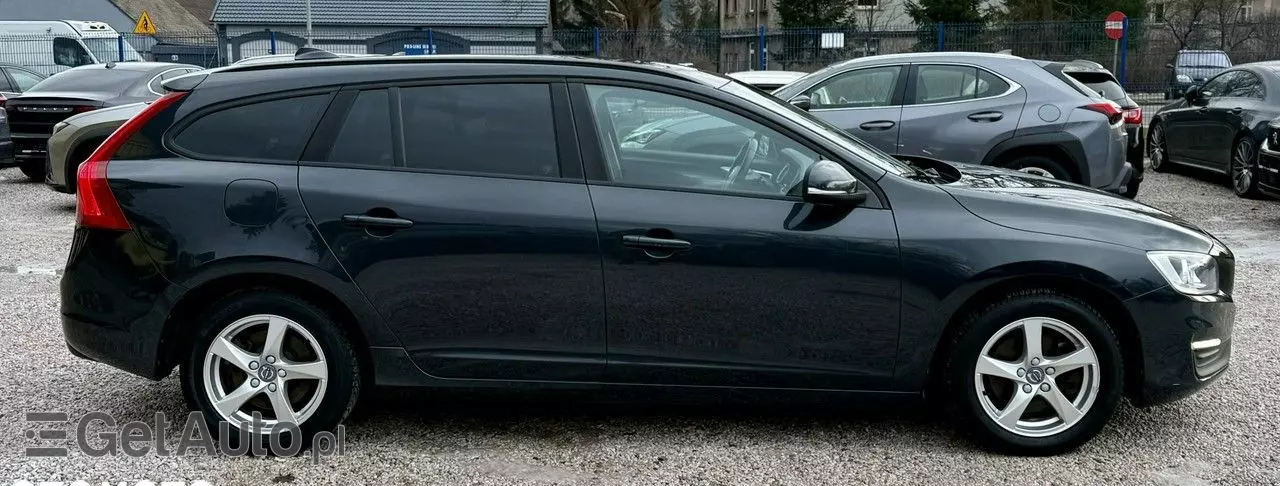 VOLVO V60 D2 Drive-E Momentum