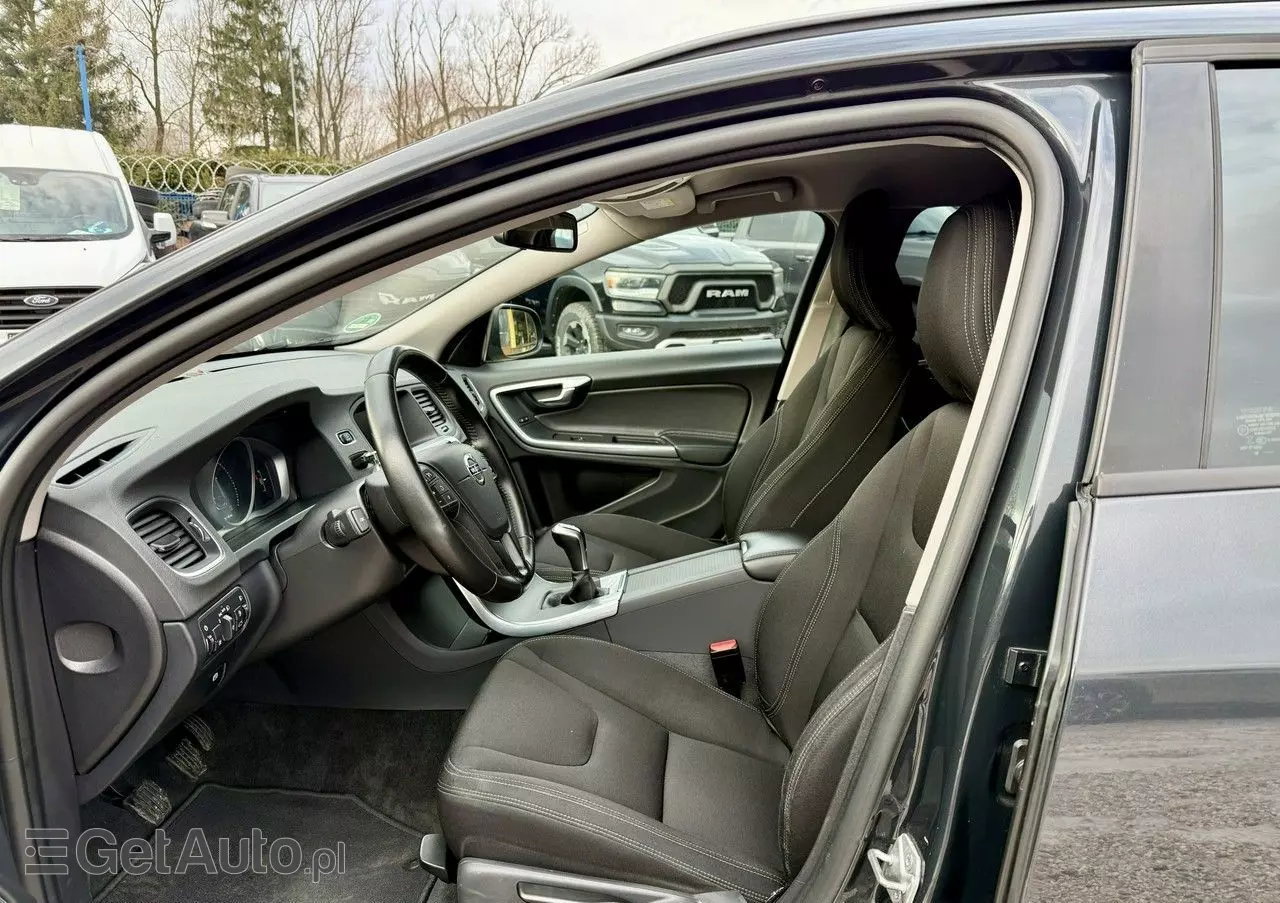 VOLVO V60 D2 Drive-E Momentum