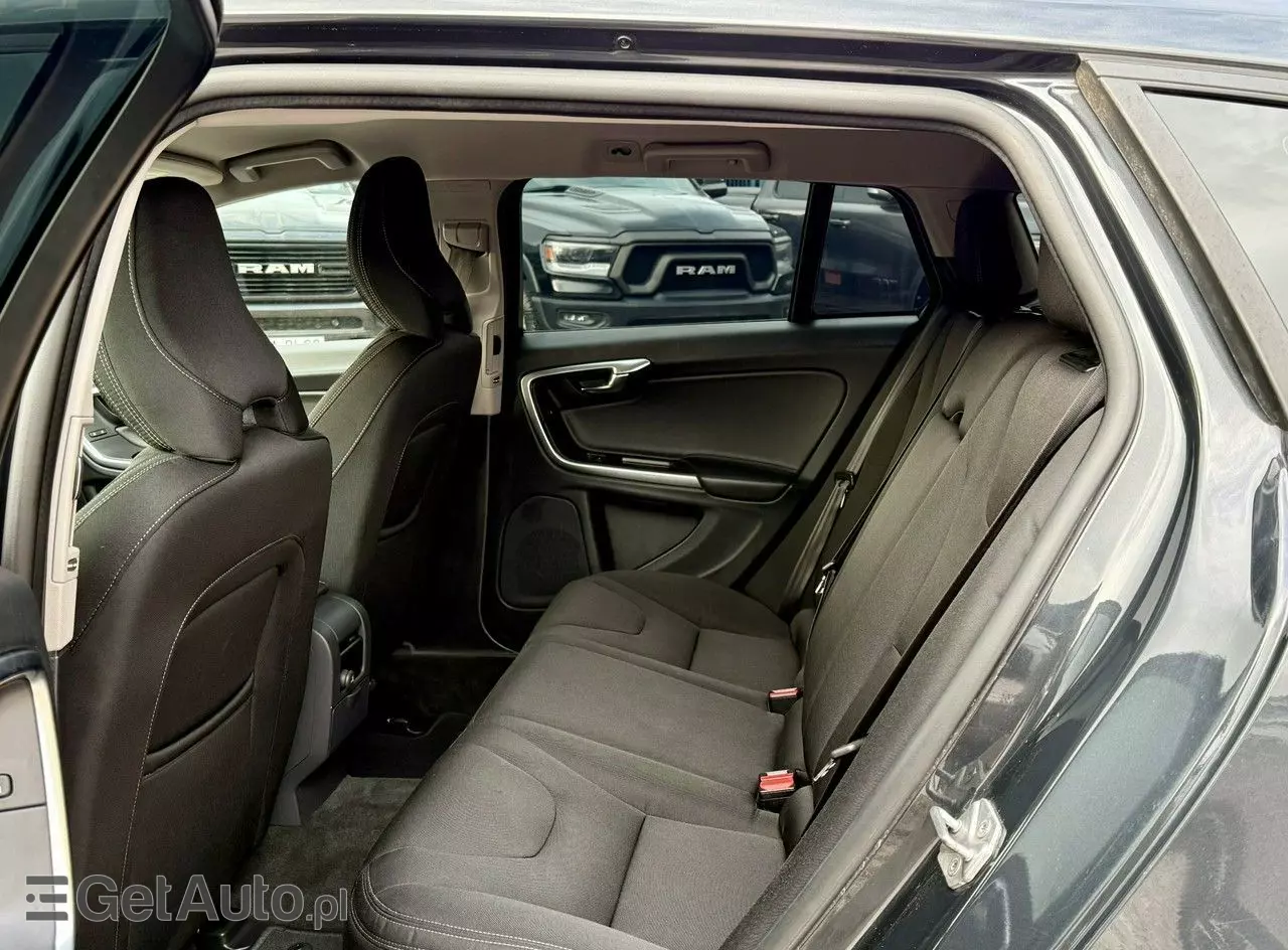 VOLVO V60 D2 Drive-E Momentum