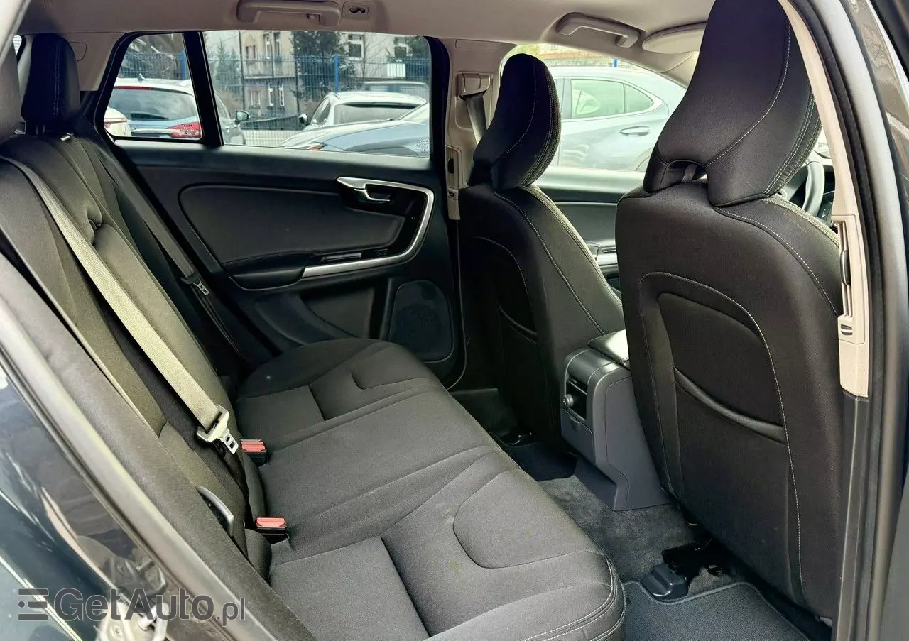 VOLVO V60 D2 Drive-E Momentum
