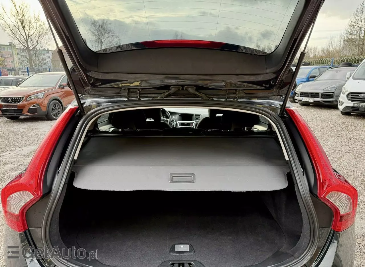 VOLVO V60 D2 Drive-E Momentum