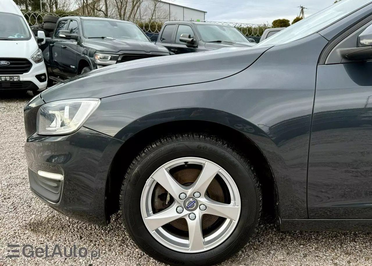 VOLVO V60 D2 Drive-E Momentum