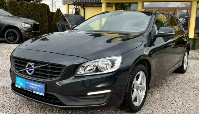 VOLVO V60 D2 Drive-E Momentum