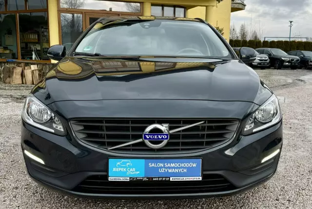 VOLVO V60 D2 Drive-E Momentum