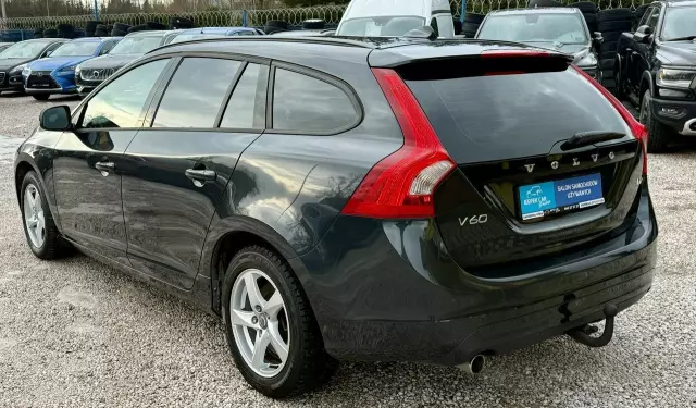 VOLVO V60 D2 Drive-E Momentum