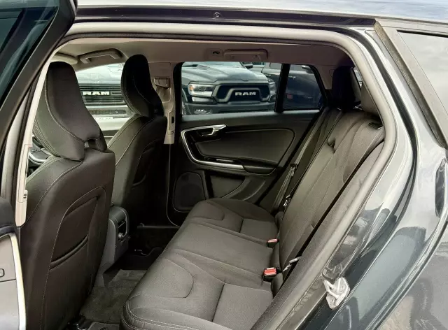 VOLVO V60 D2 Drive-E Momentum