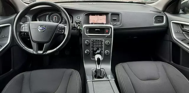 VOLVO V60 D2 Drive-E Momentum