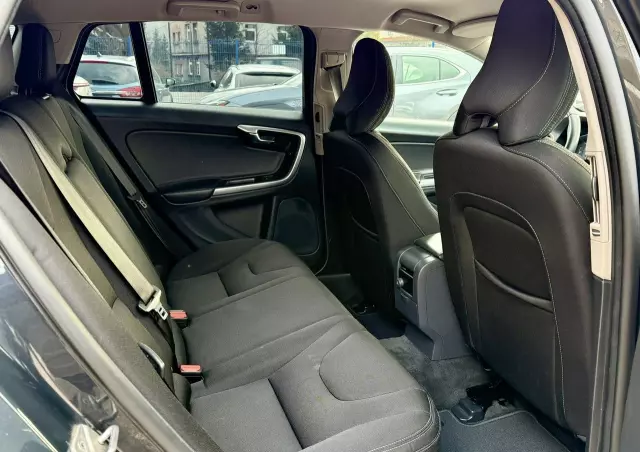 VOLVO V60 D2 Drive-E Momentum